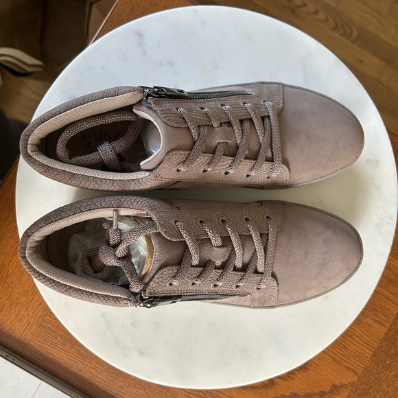 Taupe High-Top Sneakers with Zipper Detail - Picture 4 of 4